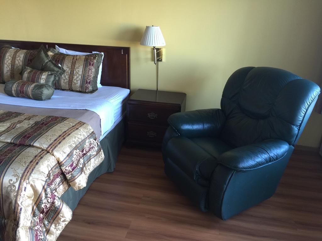 Americas Best Value Inn & Suites Macon At Sunset Dr Rom bilde